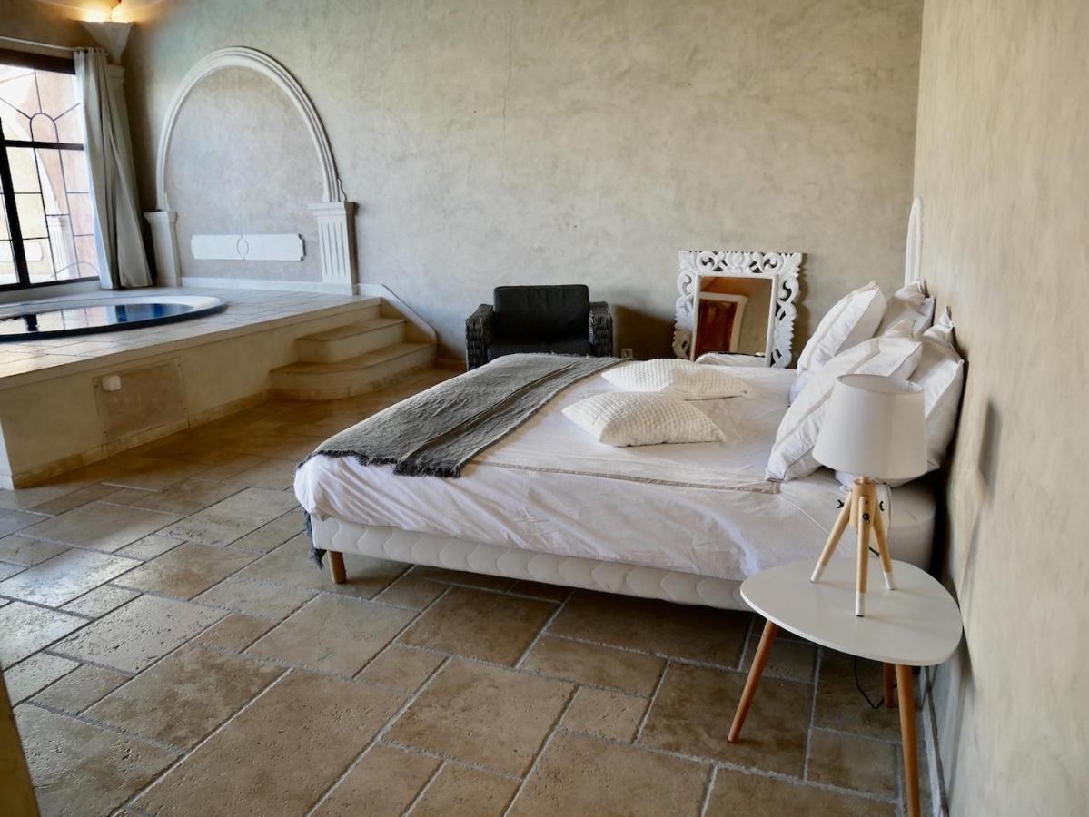 Le Pool House - Private Jacuzzi - Mas Des Sous Bois Hotel Ventabren Exterior photo